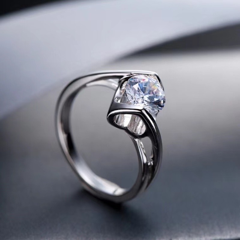 The Angle Kiss Diamond Ring