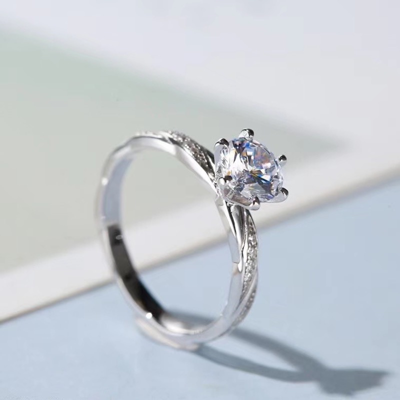 Classic Solitaire Ring - 8